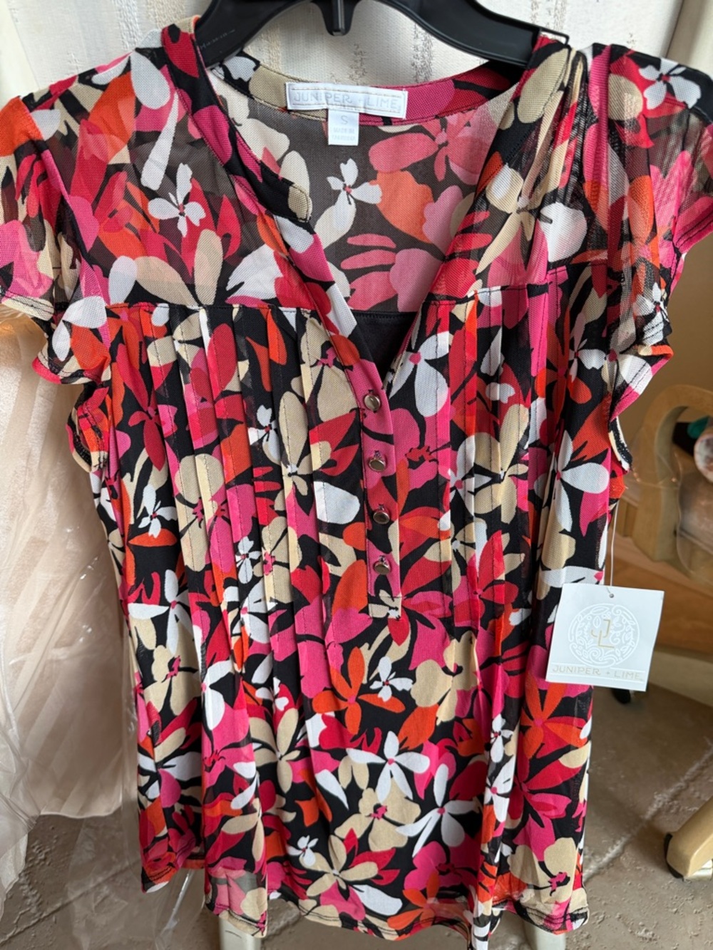 Juniper & Lime Pink Black Floral Short Sleeve Blouse